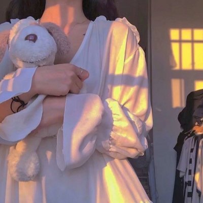 假冒女团 海报